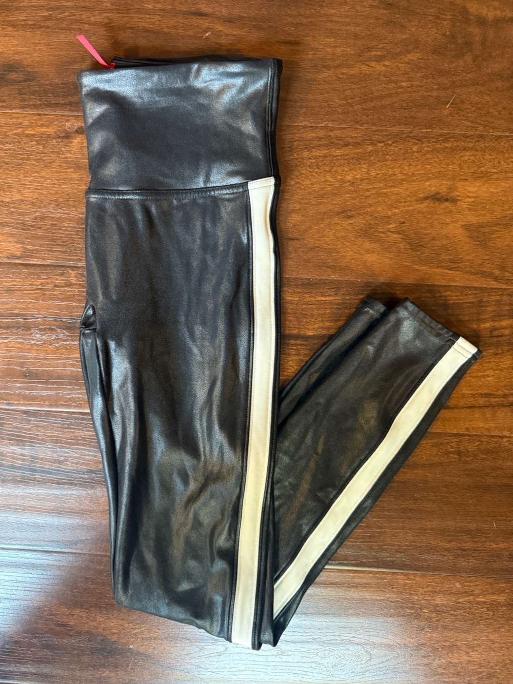 SPANX Faux Leather Legging Side Stripe size medium - Picture 4 of 5